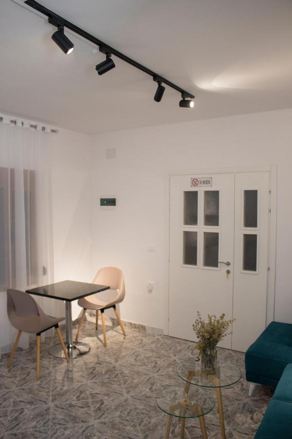 Vila Shehaj Luxury Appartement Vlorë Buitenkant foto