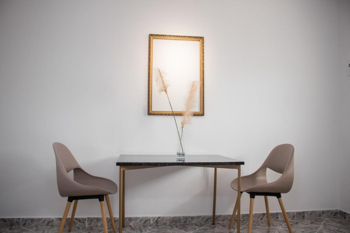 Vila Shehaj Luxury Appartement Vlorë Buitenkant foto
